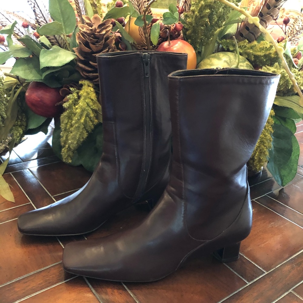 Cole Haan Rich Chocolate Brown Boots sz5 1/2